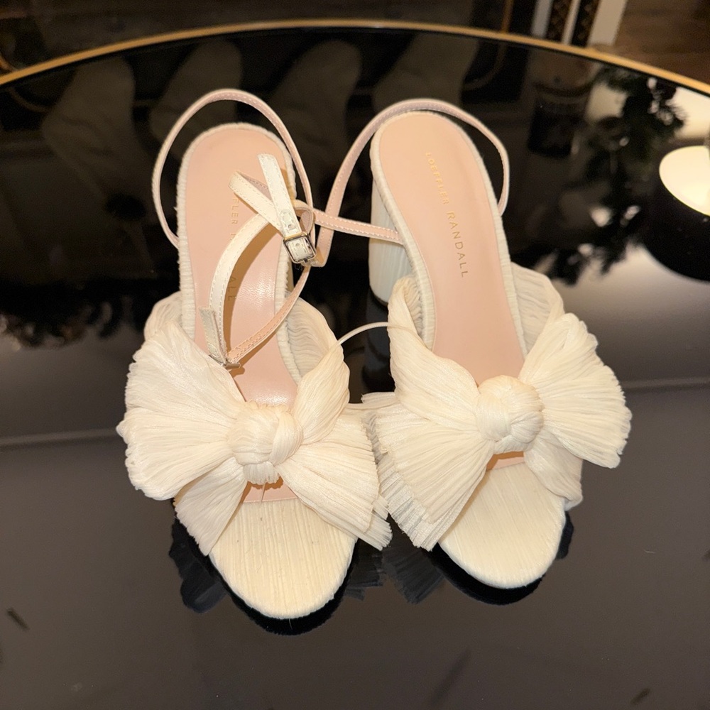 NEW Loeffler Randall ivory Camellia Pearl Pleated Bow Heeled sandal - size 7